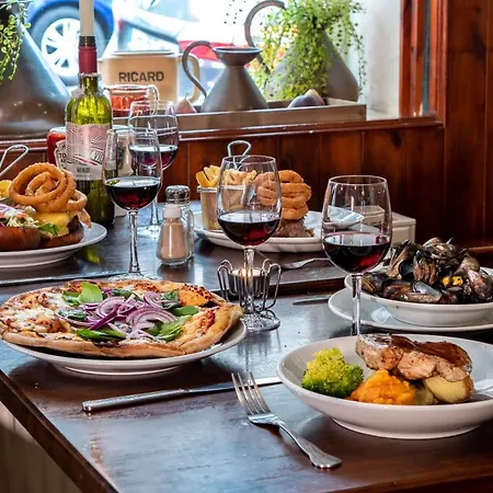 Foley's & Self Catering Homes 3*