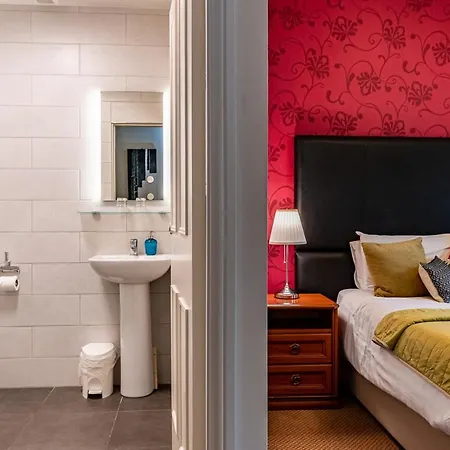 Гостевой дом Foley's & Self Catering Homes