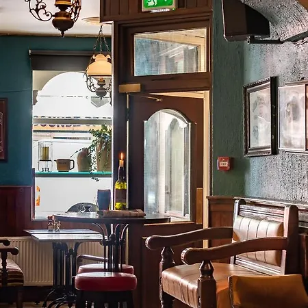 Foley's & Self Catering Homes 3*