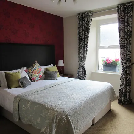 Foley's & Self Catering Homes Кенмар