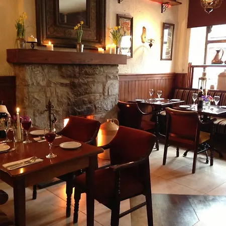 Foley's & Self Catering Homes Кенмар